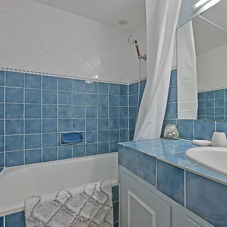 Au Calme En Plein Centre-ville Apartment Nimes